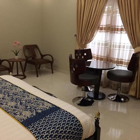 Orchards Cottage Hotel การาจี ภายนอก รูปภาพ